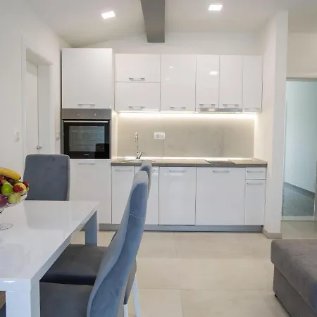 Apartment Pretty In Close To River Imotski